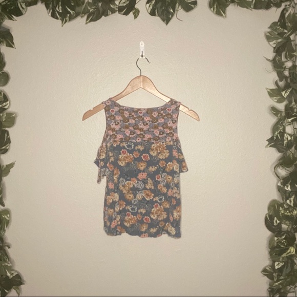 🆕Lucky Brand Cold Shoulder Top Floral - Picture 4 of 6